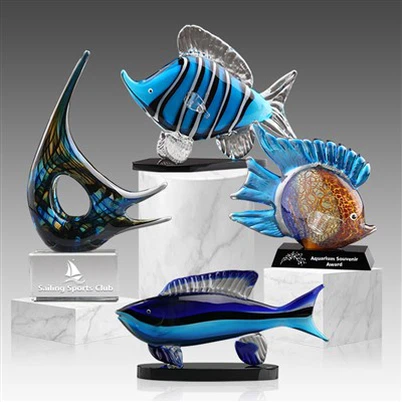 فن النحت الزجاجي للأسماك