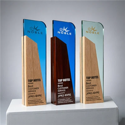 لوحات خشبية إبداعية